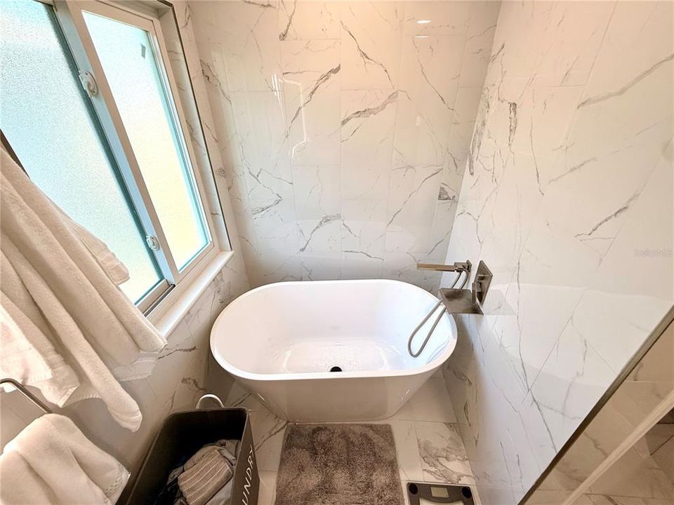 На продажу: $659,000 (3 спален, 2 ванн, 2423 Квадратных фут)