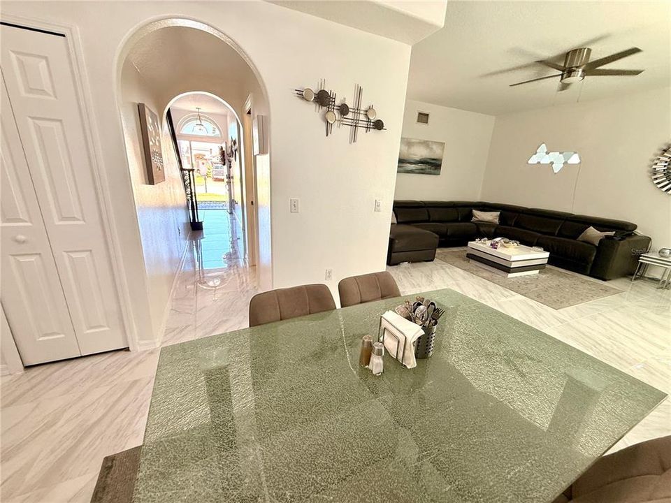 На продажу: $659,000 (3 спален, 2 ванн, 2423 Квадратных фут)