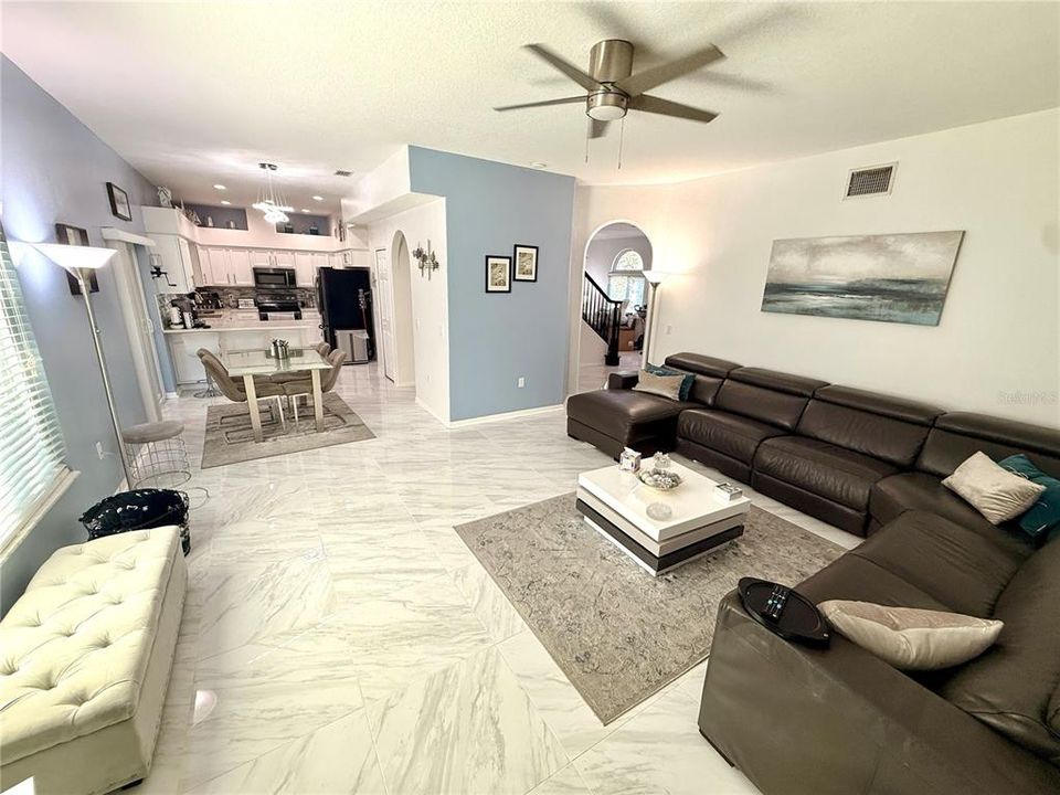 На продажу: $659,000 (3 спален, 2 ванн, 2423 Квадратных фут)