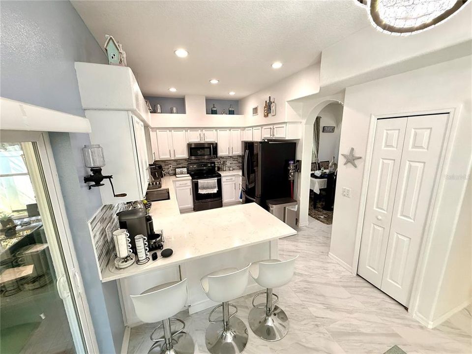 На продажу: $659,000 (3 спален, 2 ванн, 2423 Квадратных фут)