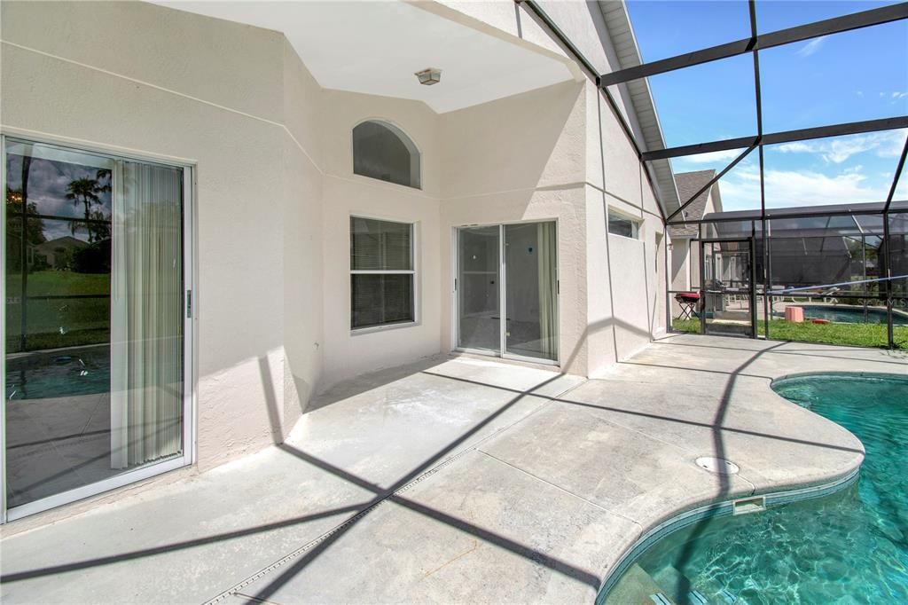 For Rent: $2,200 (4 beds, 3 baths, 1562 Square Feet)