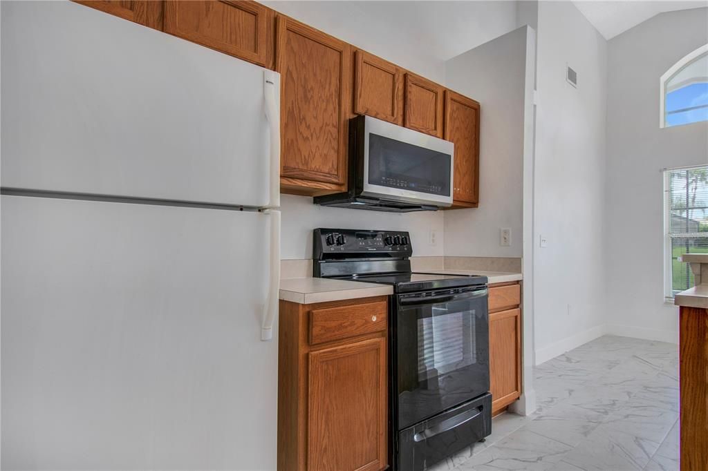 For Rent: $2,200 (4 beds, 3 baths, 1562 Square Feet)