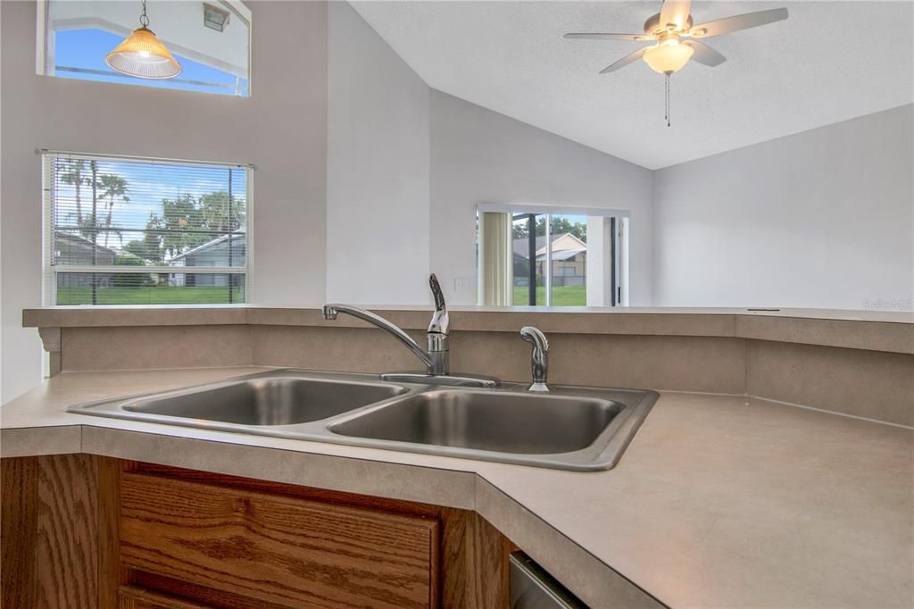 For Rent: $2,200 (4 beds, 3 baths, 1562 Square Feet)