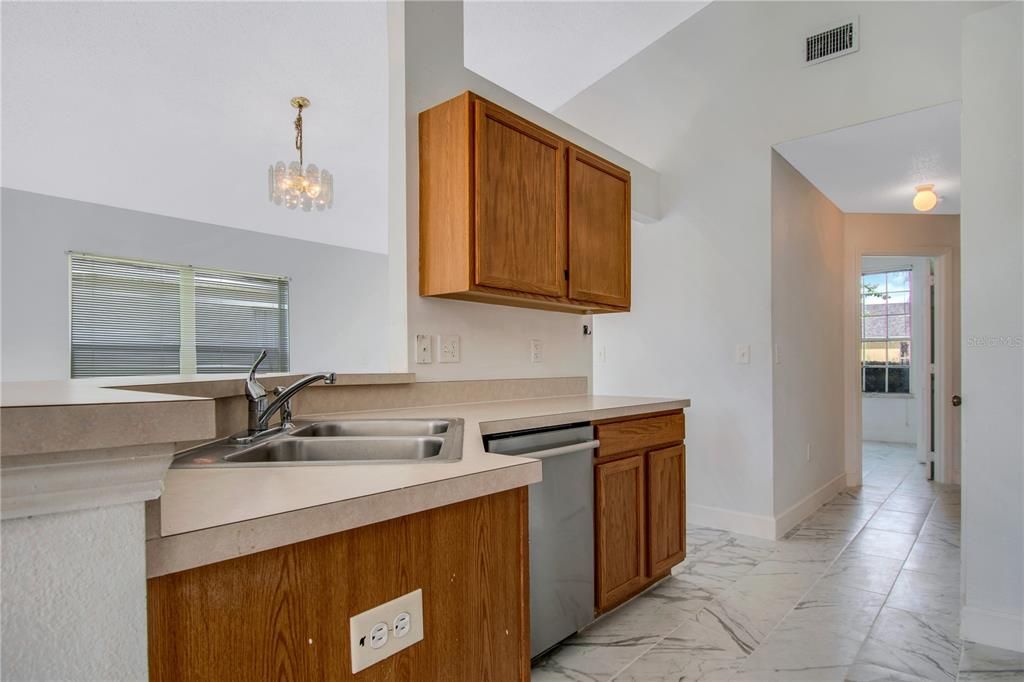 For Rent: $2,200 (4 beds, 3 baths, 1562 Square Feet)