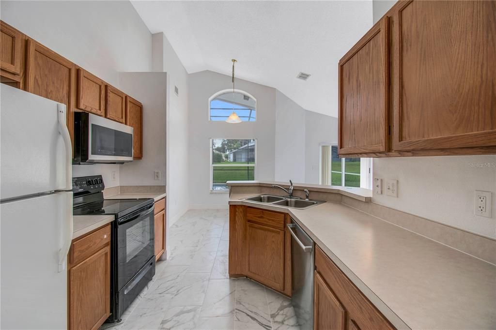 For Rent: $2,200 (4 beds, 3 baths, 1562 Square Feet)