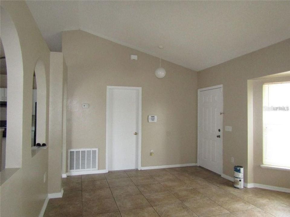 En Renta: $1,750 (4 camas, 2 baños, 1730 Pies cuadrados)