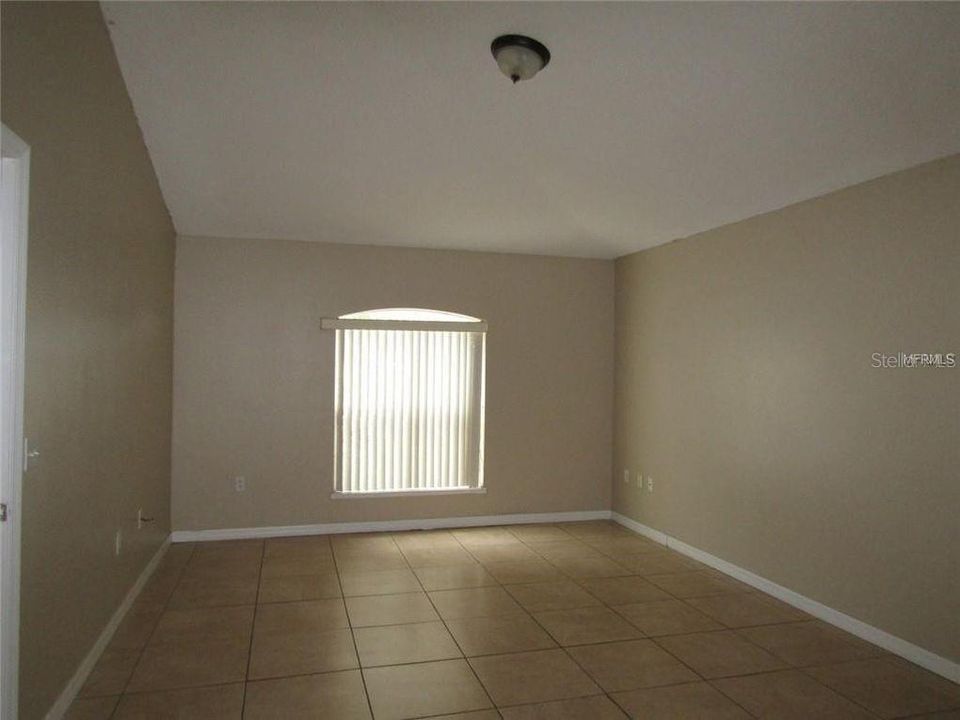 En Renta: $1,750 (4 camas, 2 baños, 1730 Pies cuadrados)