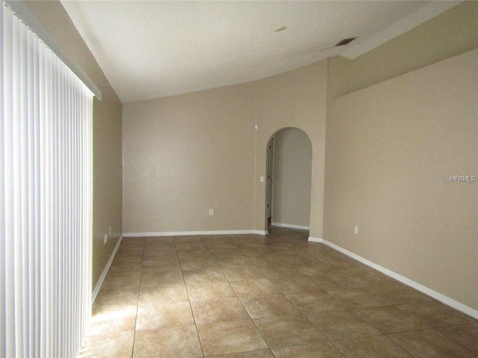 En Renta: $1,750 (4 camas, 2 baños, 1730 Pies cuadrados)