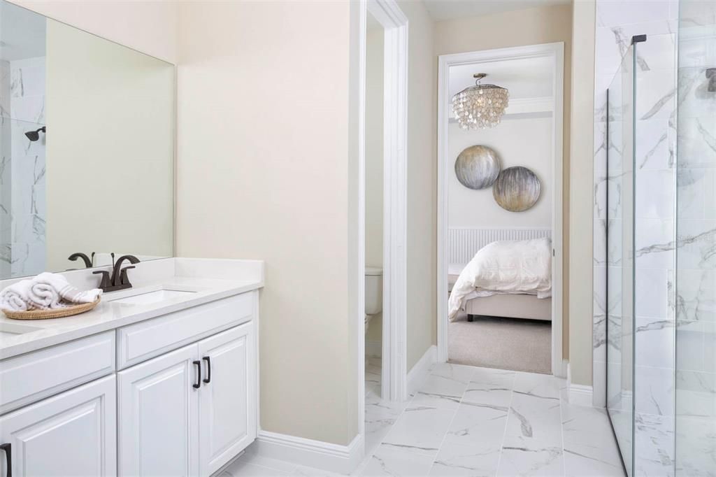 Activo con contrato: $557,000 (3 camas, 2 baños, 2005 Pies cuadrados)