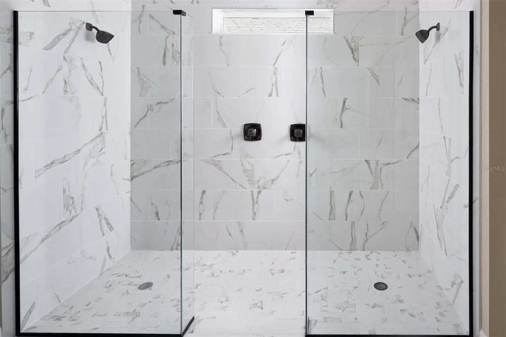 Activo con contrato: $557,000 (3 camas, 2 baños, 2005 Pies cuadrados)