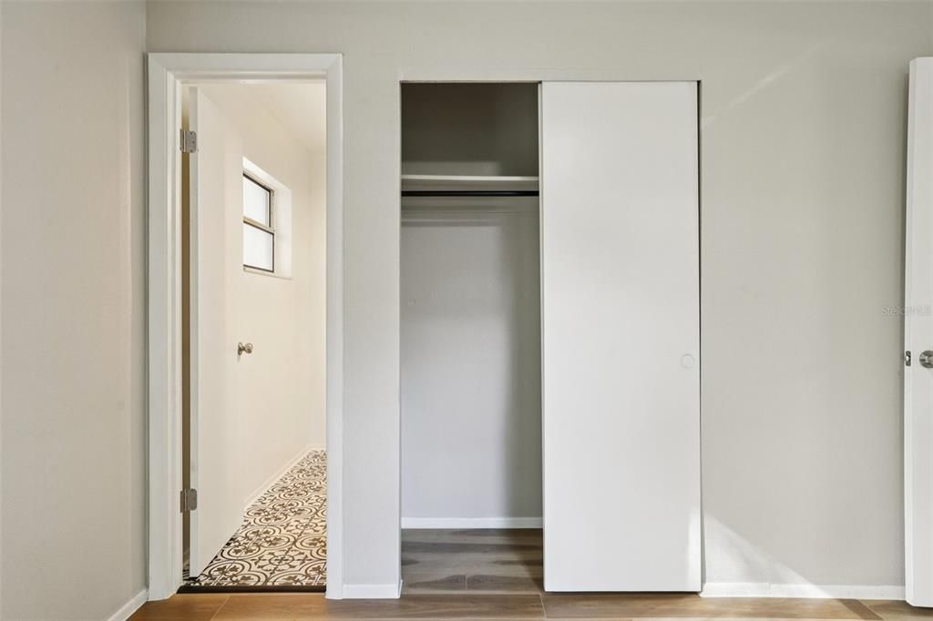 Под контрактом: $250,000 (3 спален, 1 ванн, 988 Квадратных фут)