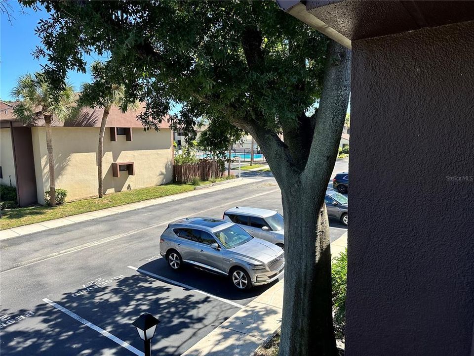 合同活跃: $150,000 (2 贝兹, 2 浴室, 975 平方英尺)