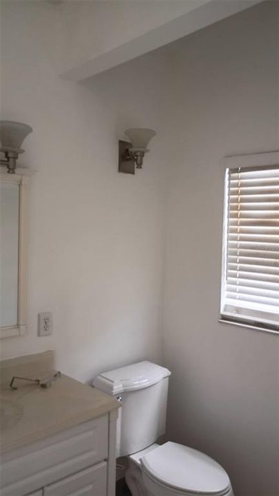 合同活跃: $2,300 (3 贝兹, 2 浴室, 1500 平方英尺)