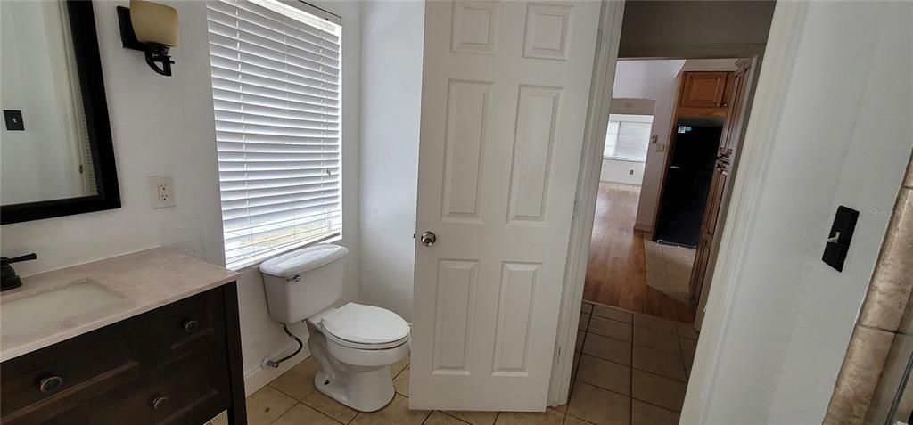 合同活跃: $2,300 (3 贝兹, 2 浴室, 1500 平方英尺)