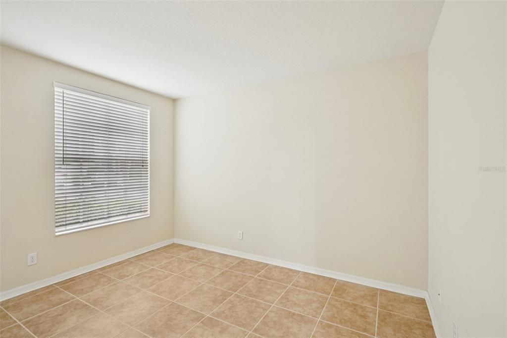 待售: $245,000 (3 贝兹, 3 浴室, 1653 平方英尺)