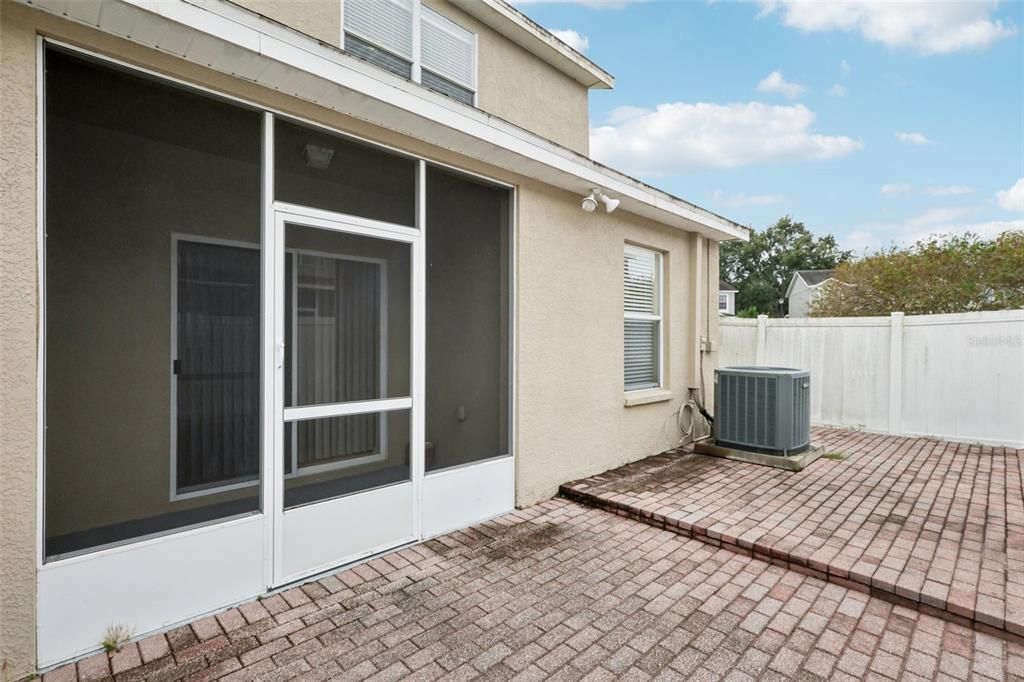 待售: $245,000 (3 贝兹, 3 浴室, 1653 平方英尺)