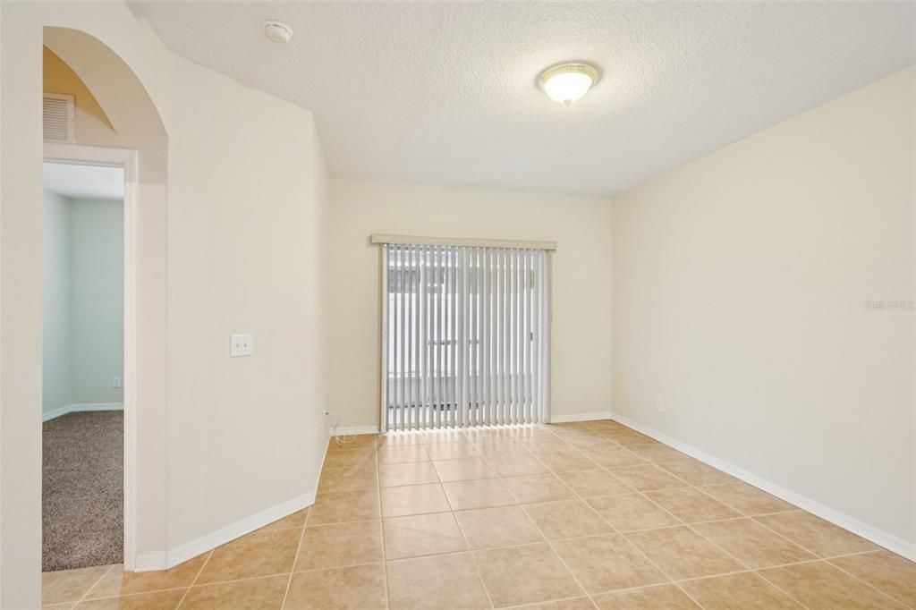 待售: $245,000 (3 贝兹, 3 浴室, 1653 平方英尺)