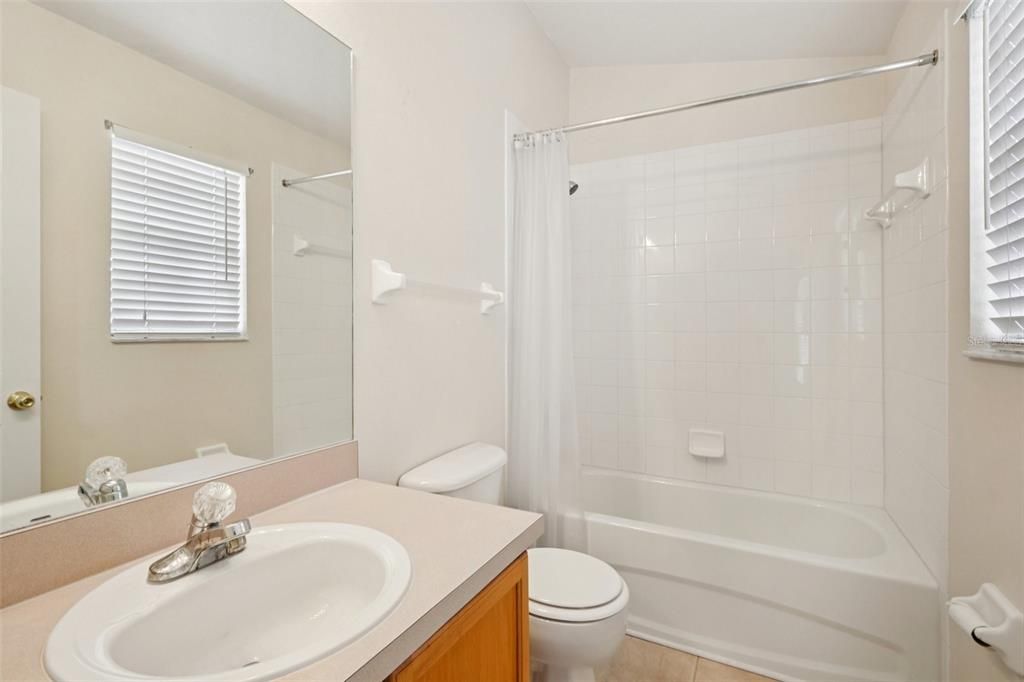 待售: $245,000 (3 贝兹, 3 浴室, 1653 平方英尺)