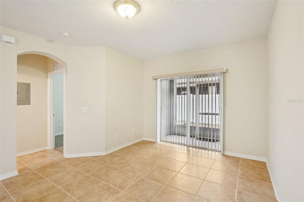 待售: $245,000 (3 贝兹, 3 浴室, 1653 平方英尺)