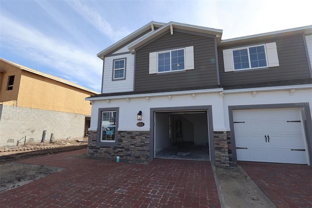 Active With Contract: $476,990 (4 beds, 3 baths, 1769 Square Feet)