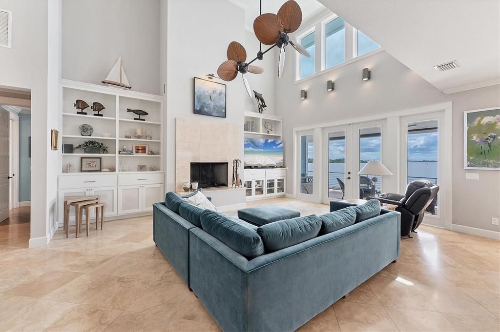 待售: $1,999,000 (3 贝兹, 2 浴室, 2554 平方英尺)