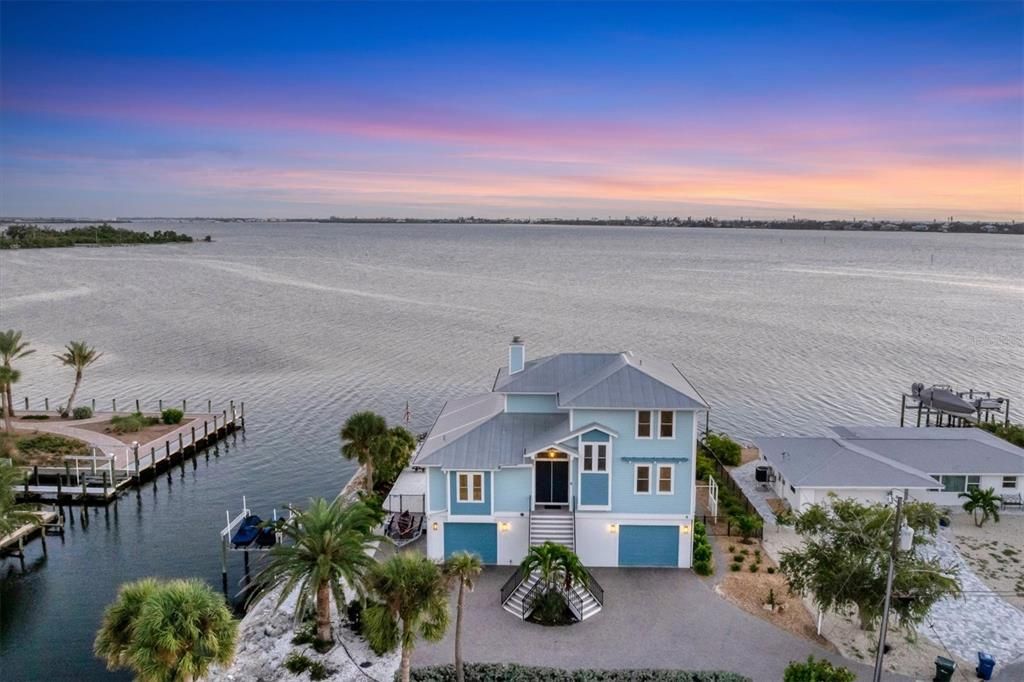 待售: $1,999,000 (3 贝兹, 2 浴室, 2554 平方英尺)