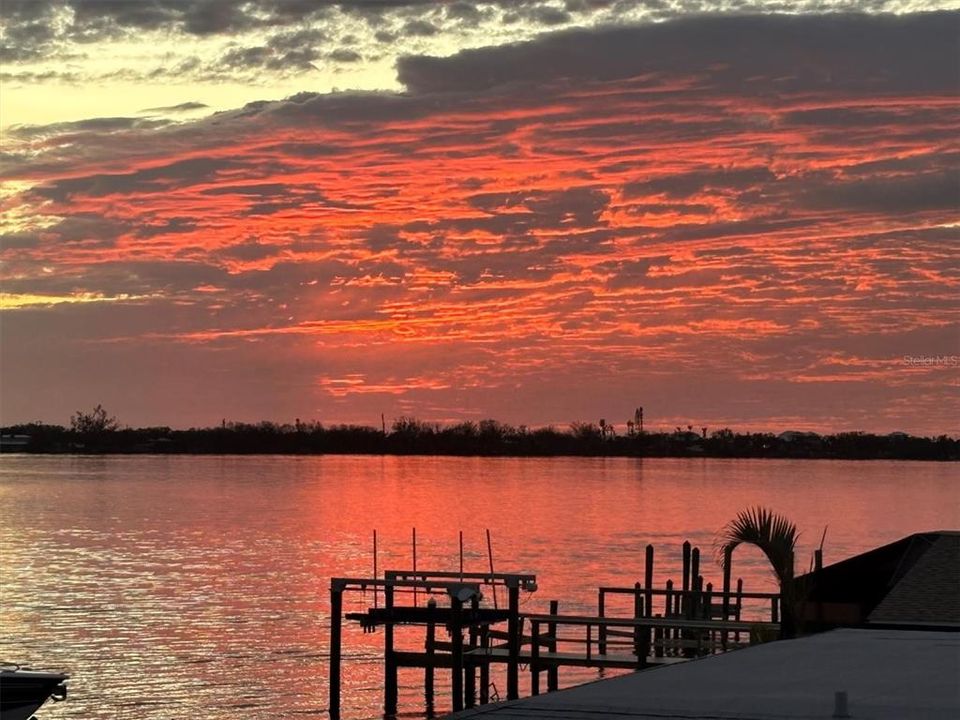 待售: $1,999,000 (3 贝兹, 2 浴室, 2554 平方英尺)