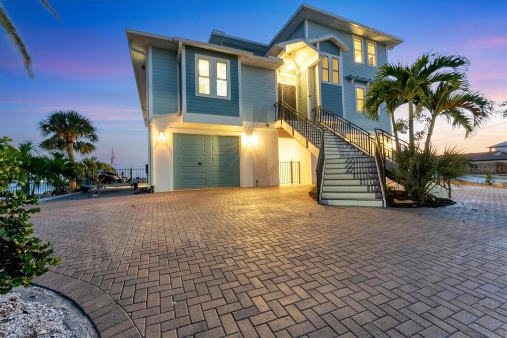 待售: $1,999,000 (3 贝兹, 2 浴室, 2554 平方英尺)