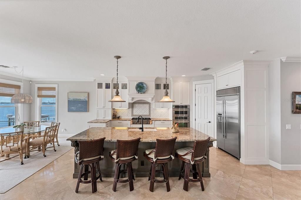 待售: $1,999,000 (3 贝兹, 2 浴室, 2554 平方英尺)