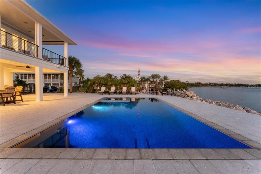 待售: $1,999,000 (3 贝兹, 2 浴室, 2554 平方英尺)