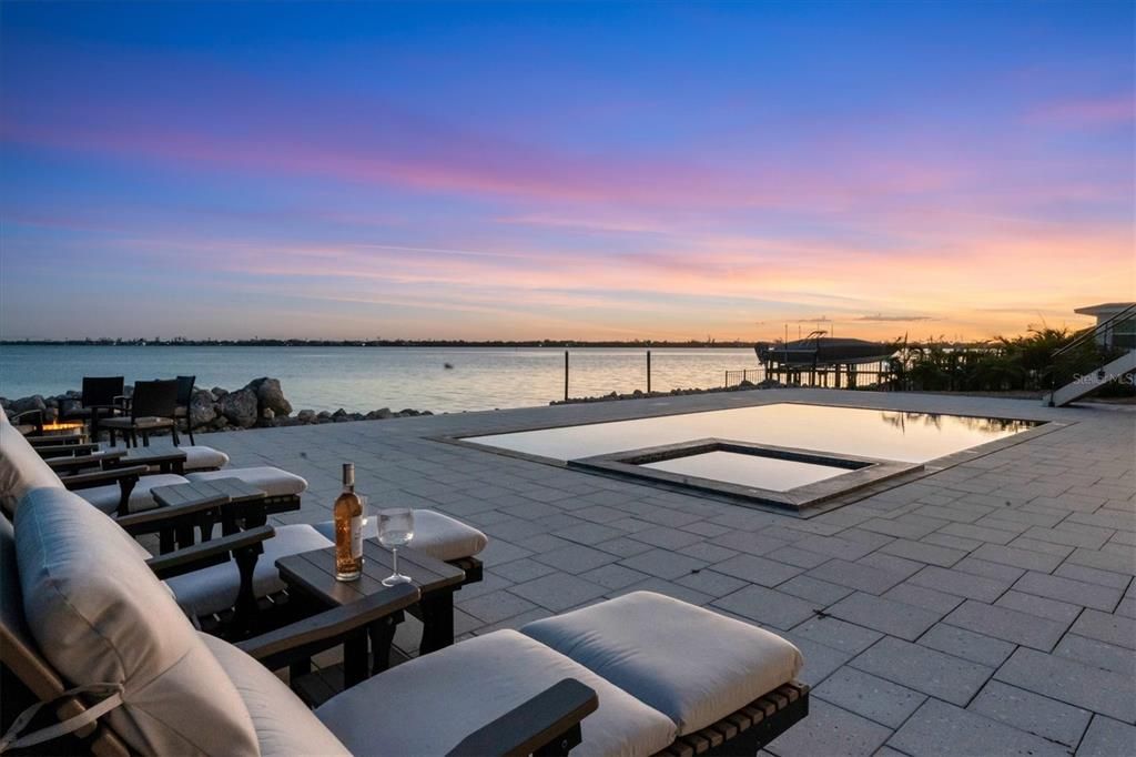 待售: $1,999,000 (3 贝兹, 2 浴室, 2554 平方英尺)