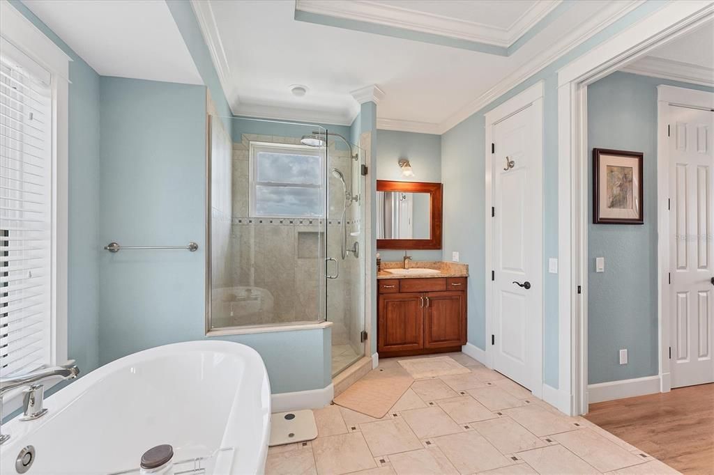 待售: $1,999,000 (3 贝兹, 2 浴室, 2554 平方英尺)