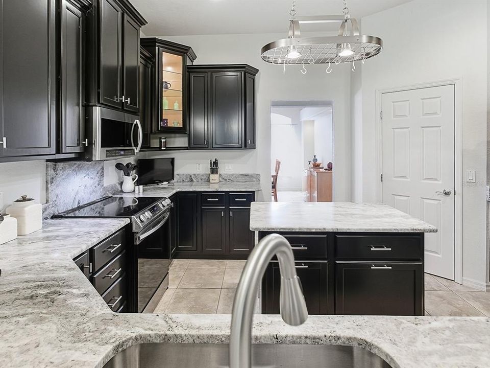 Active With Contract: $469,500 (4 beds, 3 baths, 2700 Square Feet)