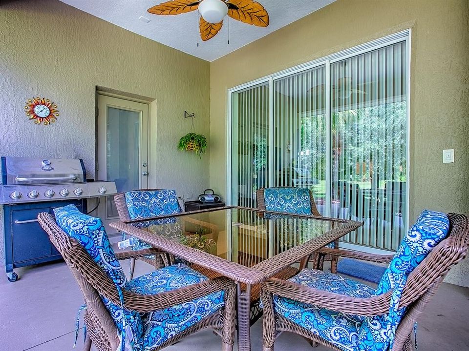 Active With Contract: $469,500 (4 beds, 3 baths, 2700 Square Feet)