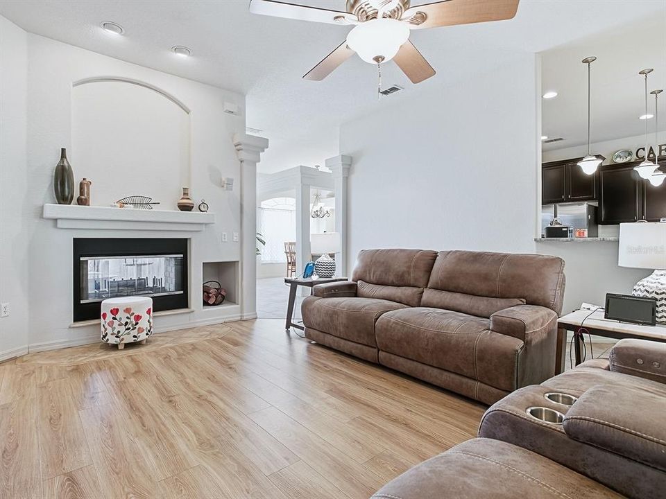 Active With Contract: $469,500 (4 beds, 3 baths, 2700 Square Feet)