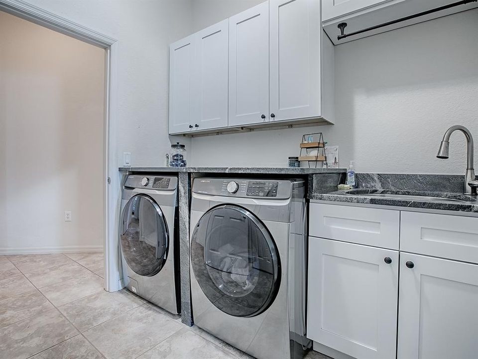 Active With Contract: $469,500 (4 beds, 3 baths, 2700 Square Feet)