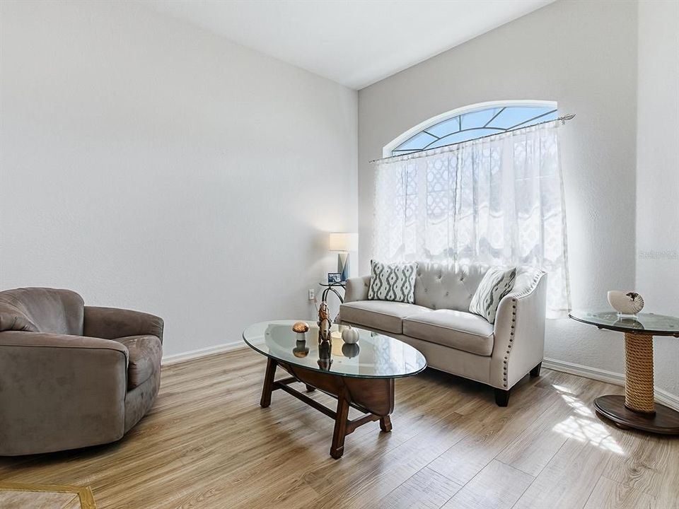 Active With Contract: $469,500 (4 beds, 3 baths, 2700 Square Feet)