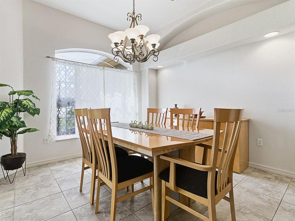 Active With Contract: $469,500 (4 beds, 3 baths, 2700 Square Feet)