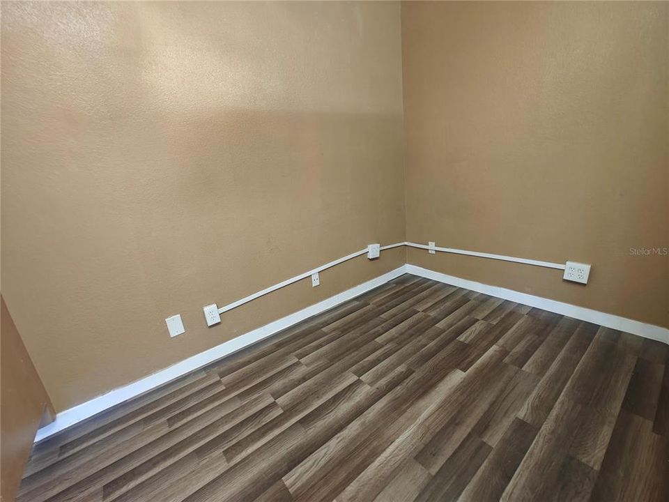 待售: $15,000 (0 贝兹, 0 浴室, 312 平方英尺)