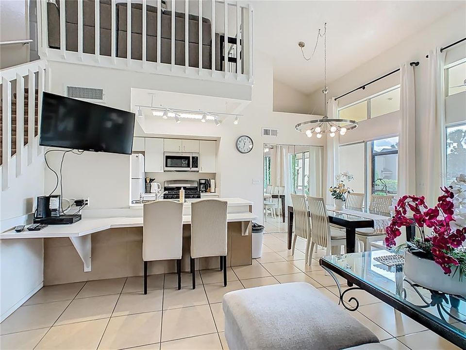 For Sale: $299,990 (2 beds, 2 baths, 1012 Square Feet)