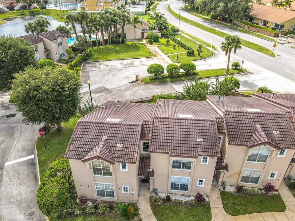 For Sale: $299,990 (2 beds, 2 baths, 1012 Square Feet)