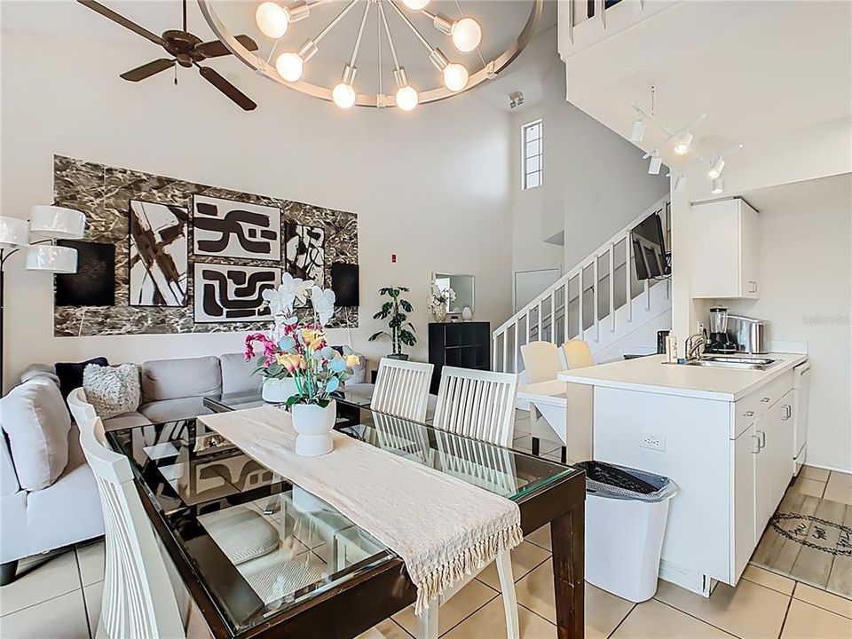 For Sale: $299,990 (2 beds, 2 baths, 1012 Square Feet)