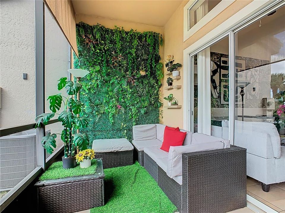 For Sale: $299,990 (2 beds, 2 baths, 1012 Square Feet)