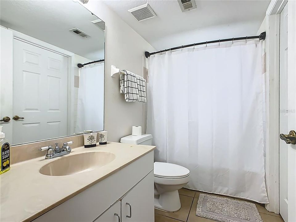 For Sale: $299,990 (2 beds, 2 baths, 1012 Square Feet)