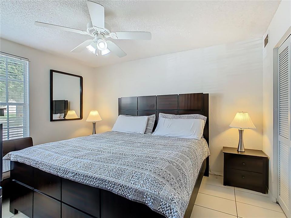 For Sale: $299,990 (2 beds, 2 baths, 1012 Square Feet)
