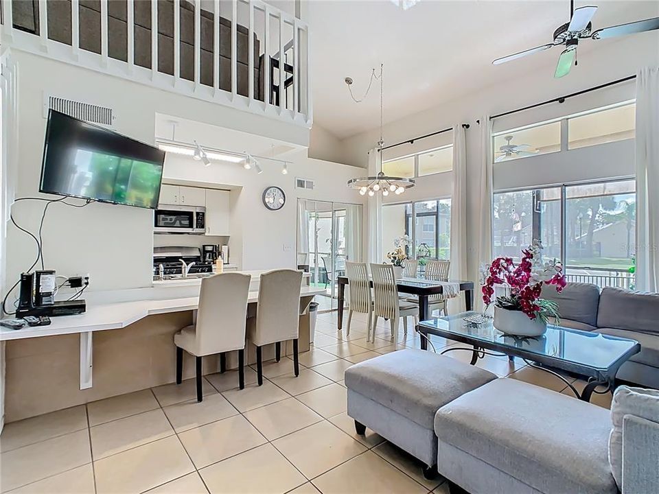 For Sale: $299,990 (2 beds, 2 baths, 1012 Square Feet)