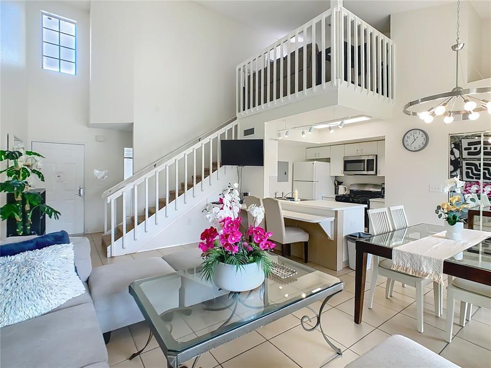 For Sale: $299,990 (2 beds, 2 baths, 1012 Square Feet)