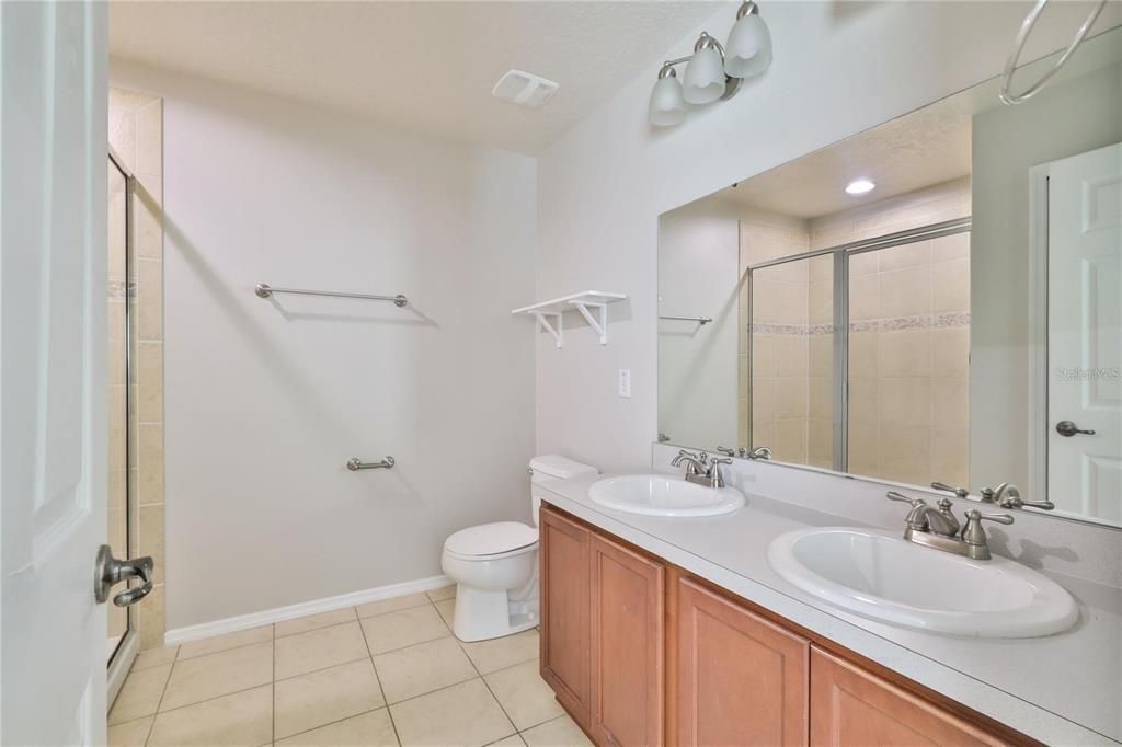 待售: $234,500 (2 贝兹, 2 浴室, 1338 平方英尺)