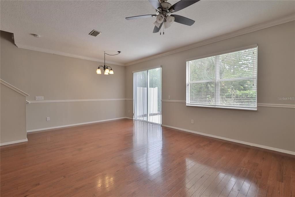 待售: $234,500 (2 贝兹, 2 浴室, 1338 平方英尺)