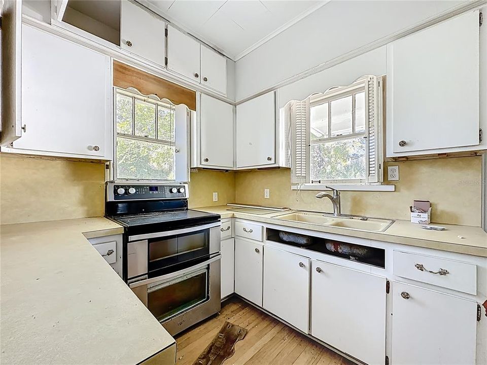 For Sale: $234,900 (3 beds, 1 baths, 1323 Square Feet)